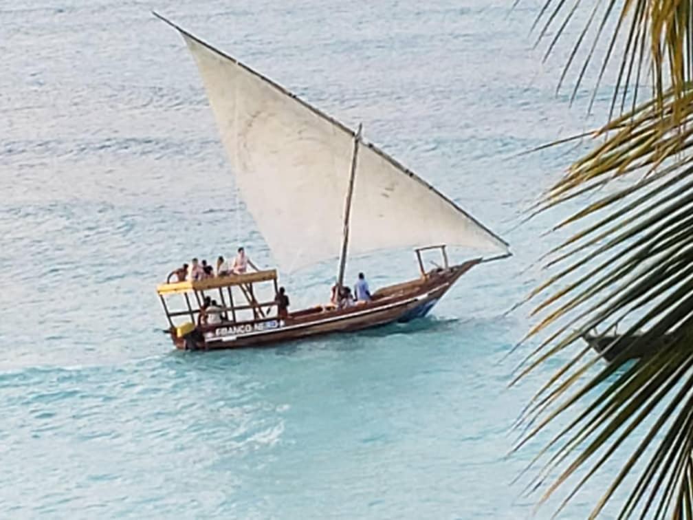 Zaina'S Beach House นูงวี ภายนอก รูปภาพ