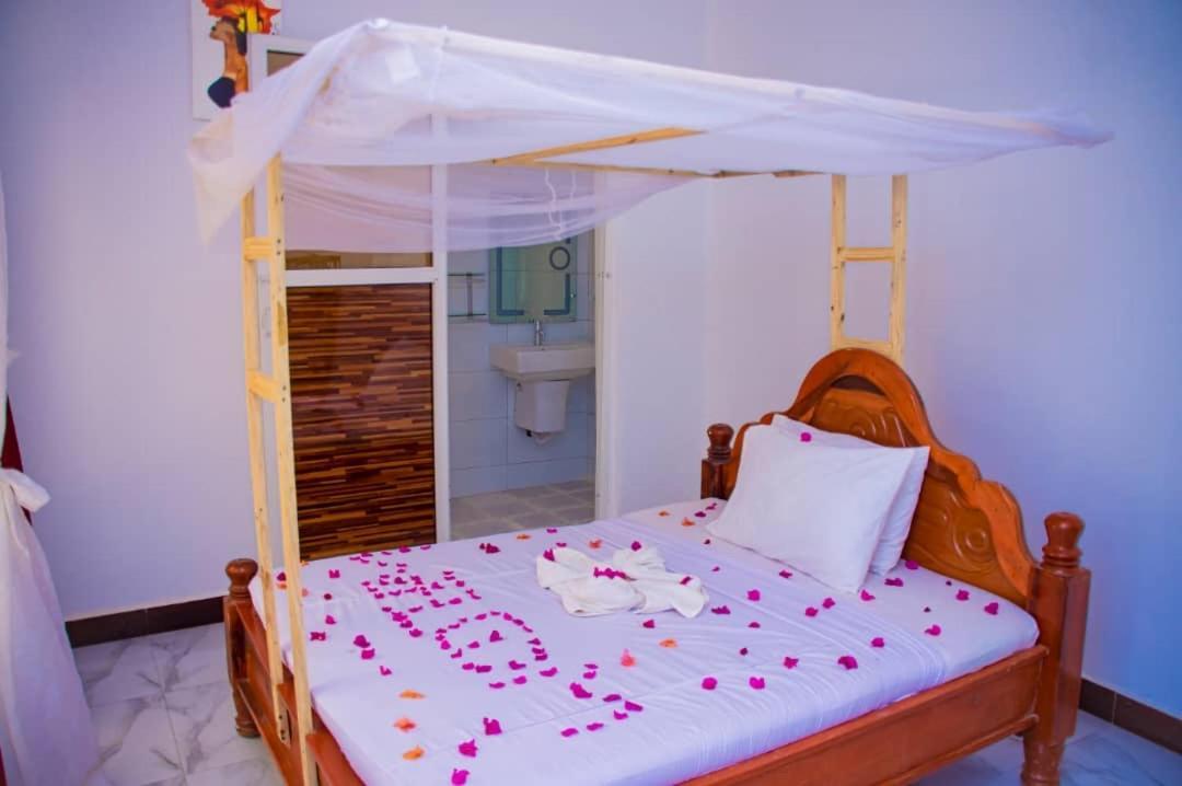 Zaina'S Beach House นูงวี ภายนอก รูปภาพ