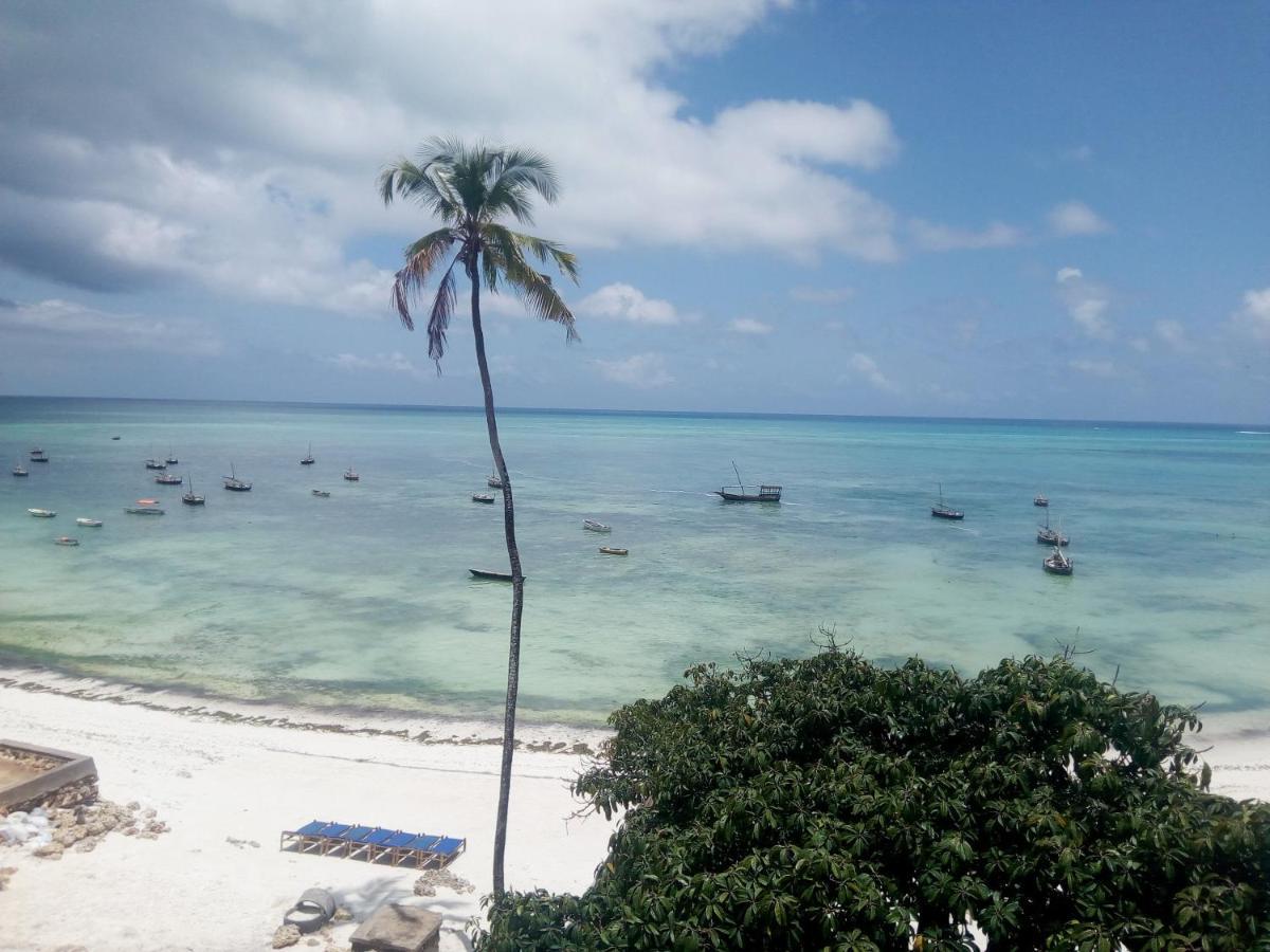 Zaina'S Beach House นูงวี ภายนอก รูปภาพ