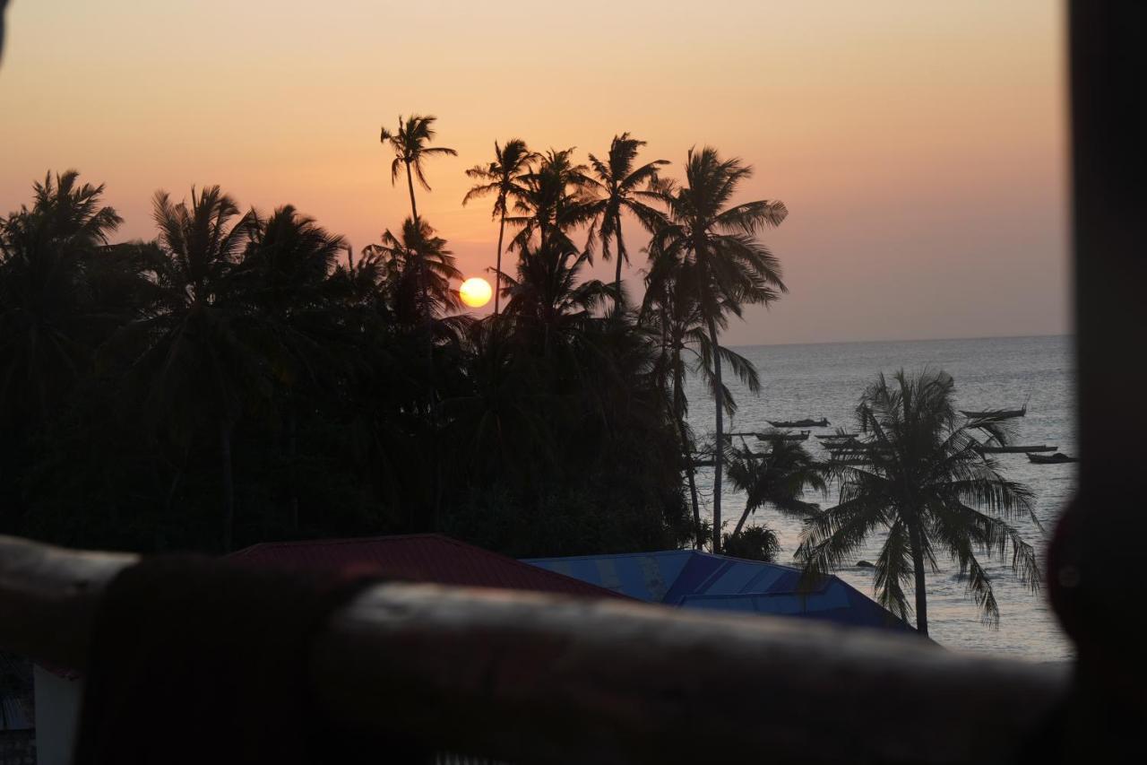 Zaina'S Beach House นูงวี ภายนอก รูปภาพ