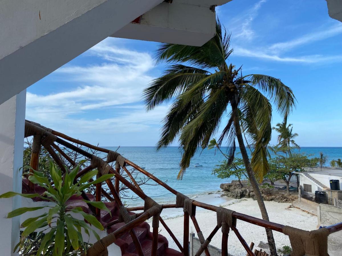 Zaina'S Beach House นูงวี ภายนอก รูปภาพ