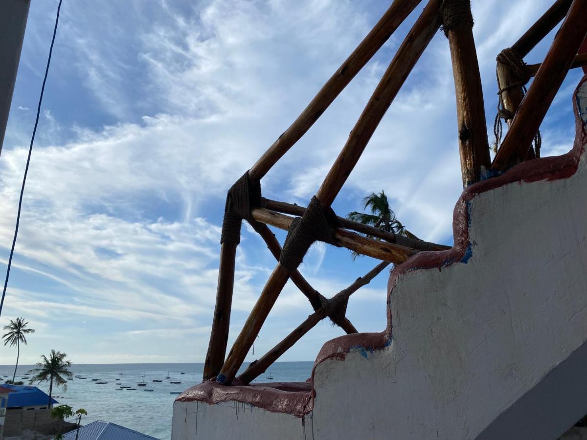 Zaina'S Beach House นูงวี ภายนอก รูปภาพ