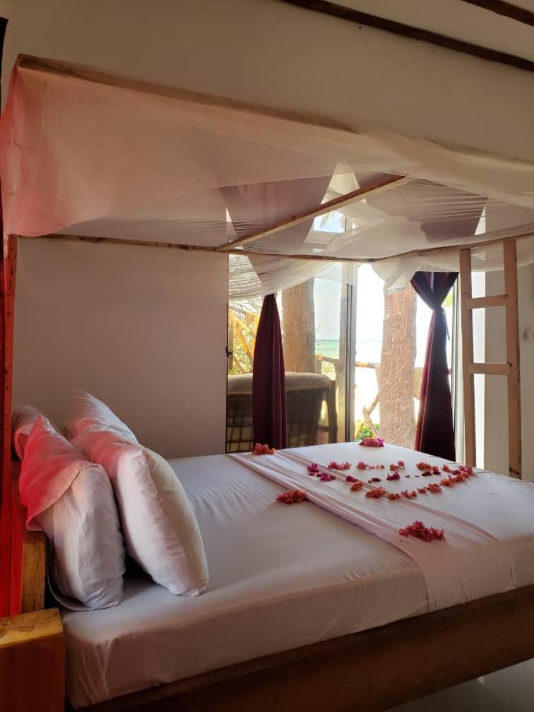 Zaina'S Beach House นูงวี ภายนอก รูปภาพ