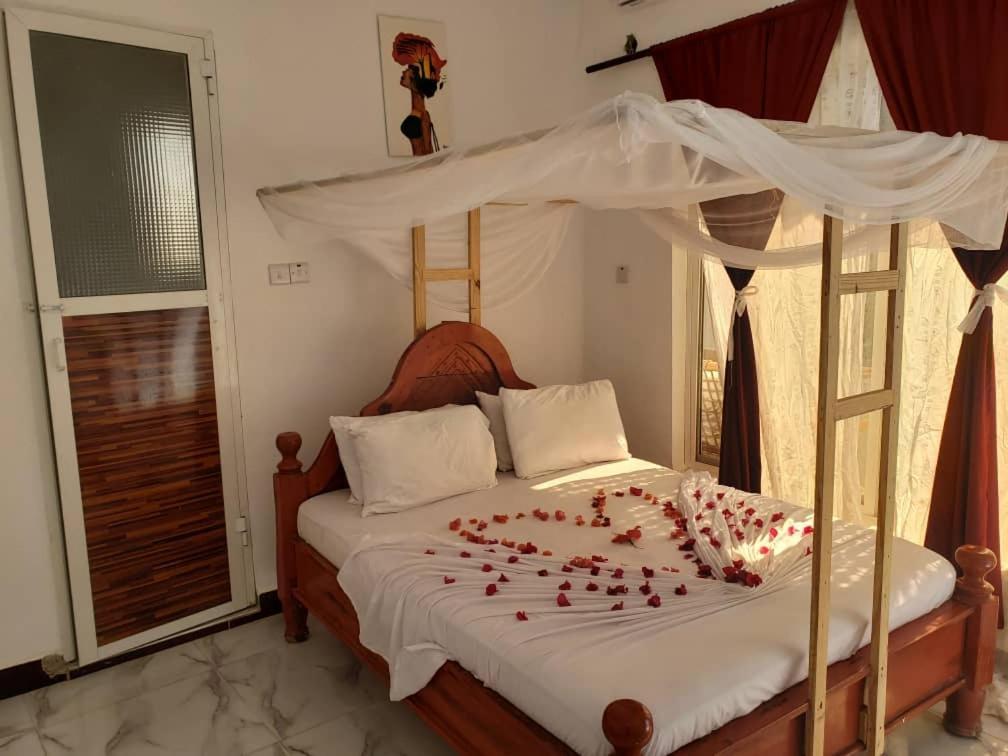Zaina'S Beach House นูงวี ภายนอก รูปภาพ