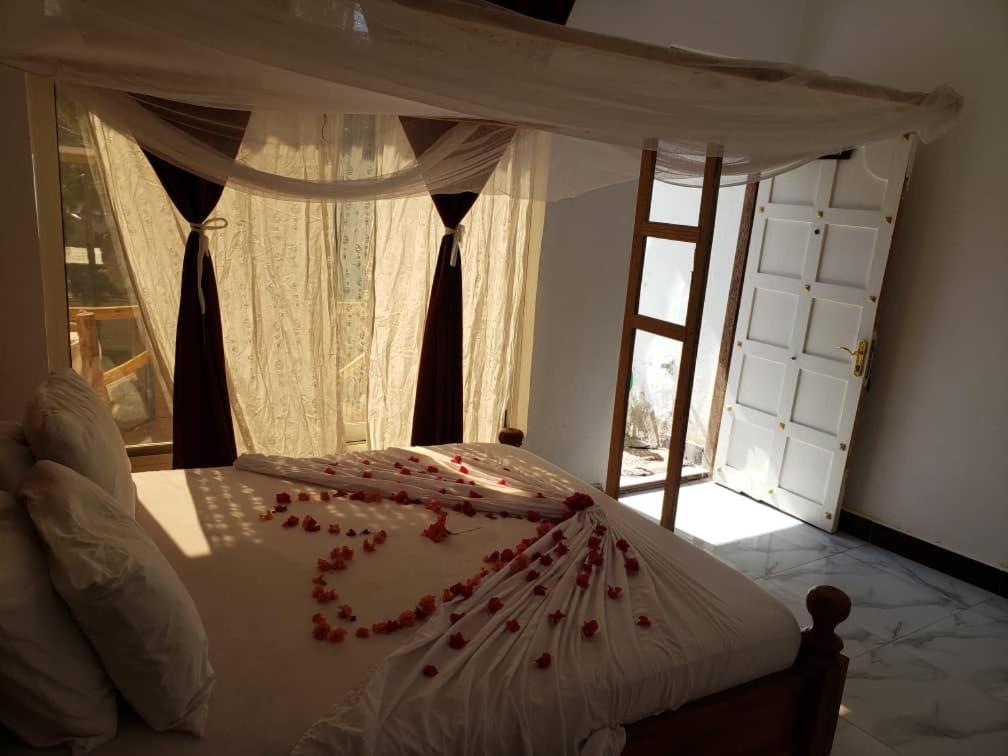 Zaina'S Beach House นูงวี ภายนอก รูปภาพ